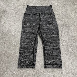 Lululemon Athletica Crop Leggings Womens 4 Black White Patterned Active 22x16.5